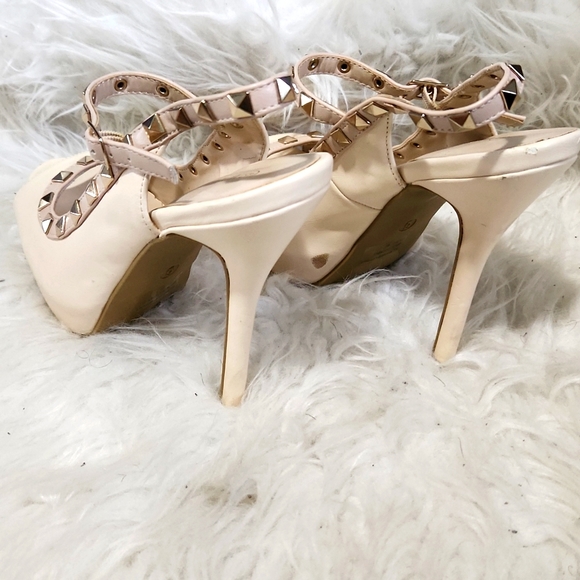 Beige Studded Opentoe Stilettos size 6 - Picture 2 of 3